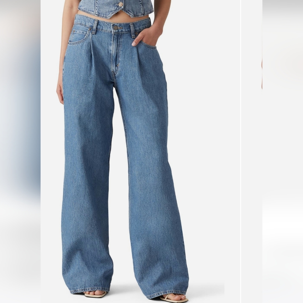 Levi's wide leg jeans